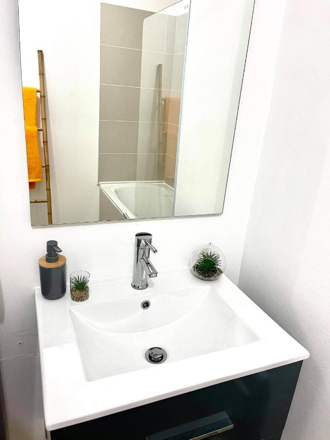 Appartamento Entièrement équipé, climatisé, Wifi, au dernier étage sans vis à vis Saint-Denis Esterno foto