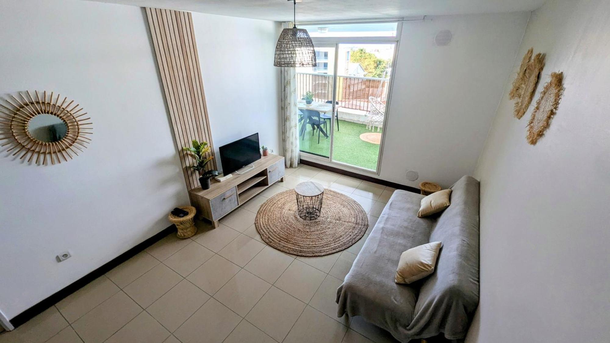 Appartamento Entièrement équipé, climatisé, Wifi, au dernier étage sans vis à vis Saint-Denis Esterno foto